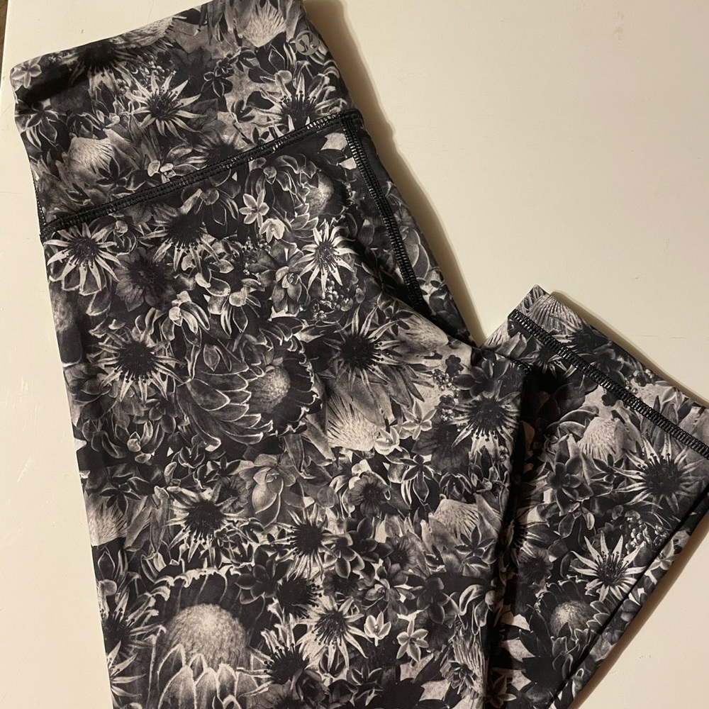 Lululemon capris